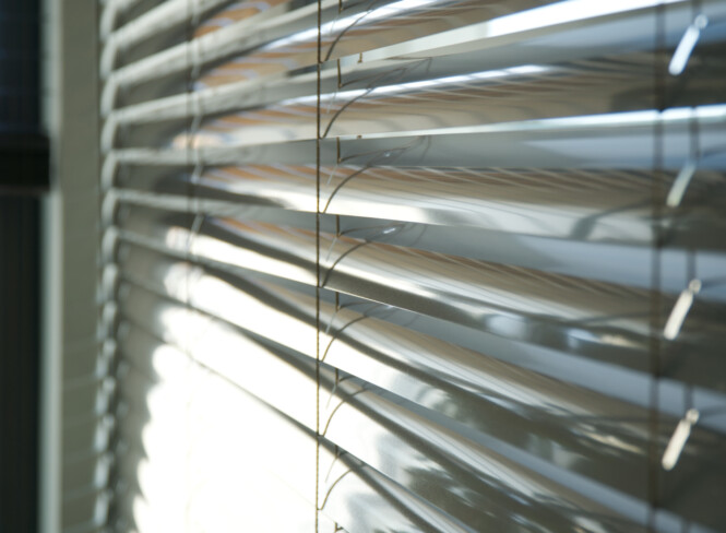 Zaluzje-aluminiowe-braz-loft-wanad-01.jpg Zaluzje-aluminiowe-braz-loft-wanad-01.jpg