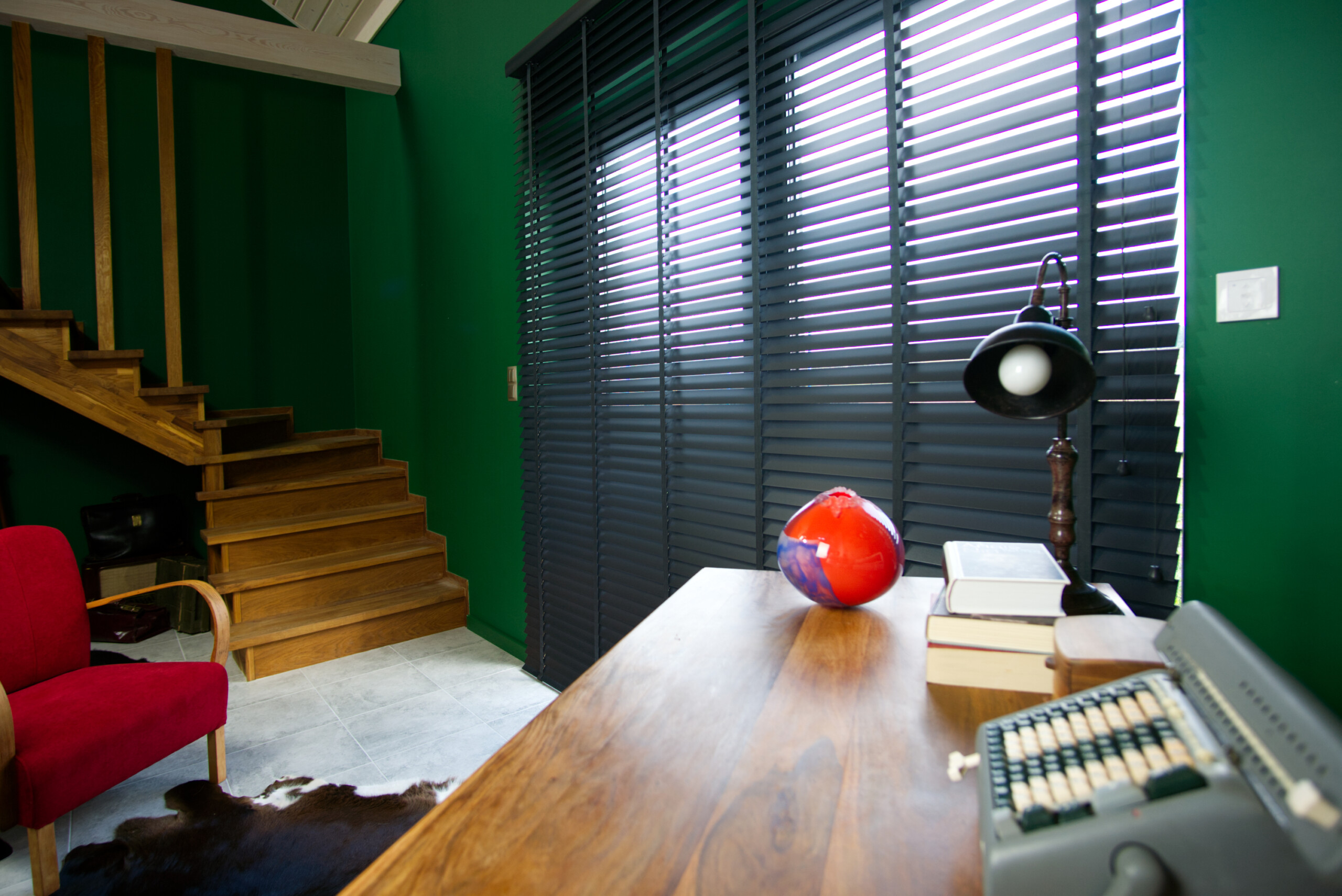 Zaluzje-drewniane-Antracytowka-Antracyt-06