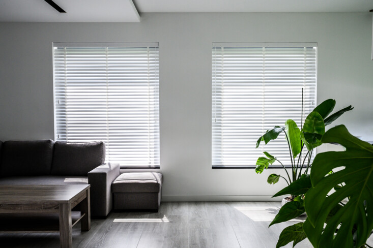 Zaluzje-drewniane-Kokos-Biale-01