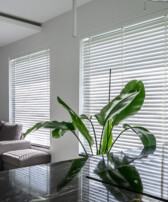 Zaluzje-drewniane-Kokos-Biale-02