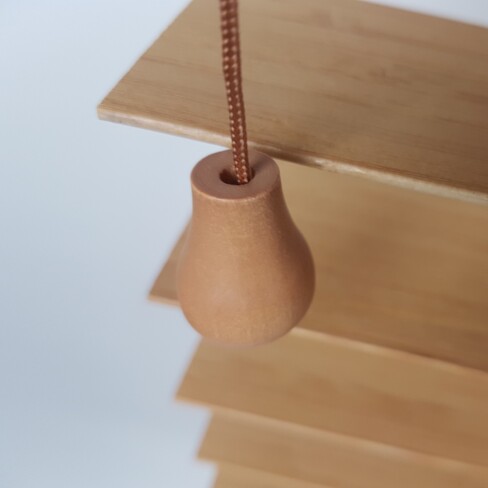 Brazowa-Zaluzja-Bambusowa-Lipowa-Kolor-MUSLI-Flip50-CLICKY-Koncowka-Sznurka