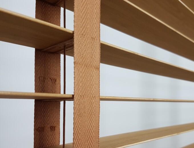 Brazowa-Zaluzja-Bambusowa-Lipowa-Kolor-MUSLI-Flip50-CLICKY-Tasma