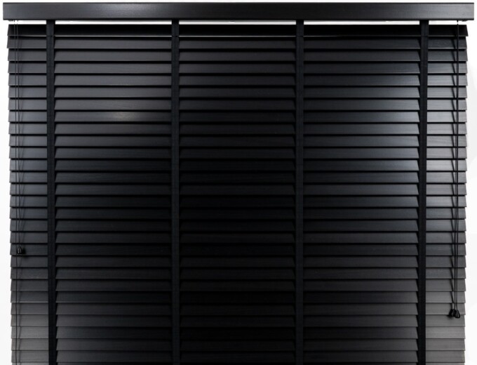 Czarna-Zaluzja-Drewniana-Abachi-Kolor-PORTER-Flip50-CLICKY-Duze