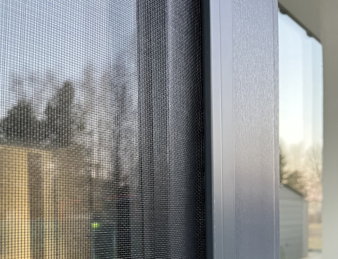 Moskitiera-ramkowa-do-okna-CLICKY-Buzz-Antracytowa-4 Moskitiera-ramkowa-do-okna-CLICKY-Buzz-Antracytowa