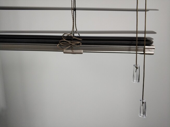 Szary-Brazowy-Zaluzja-Aluminiowa-Clicky-LOFT-Wanad-Obciaznik
