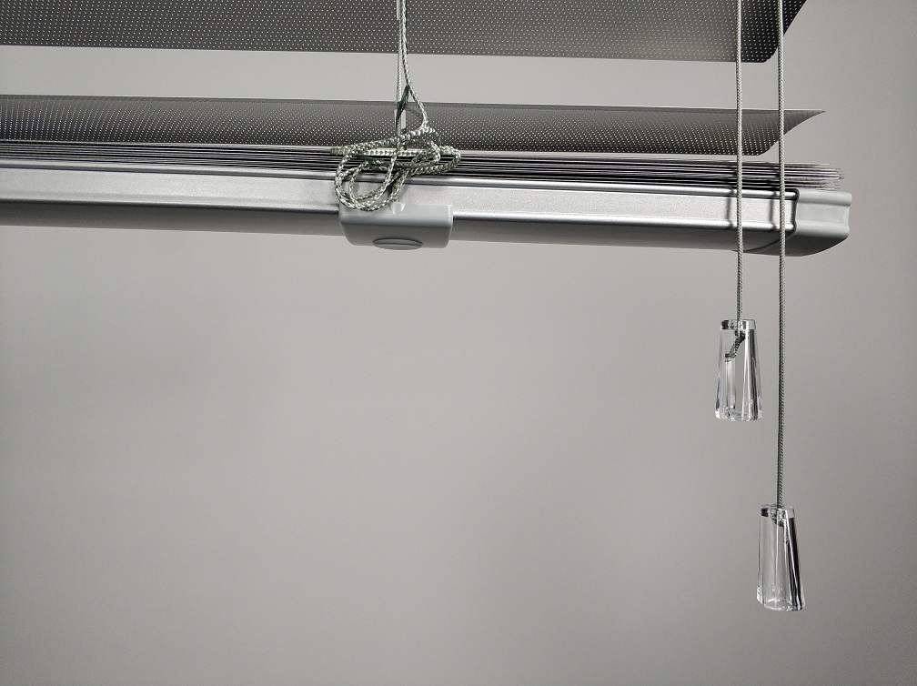 Szary-Zaluzja-Aluminiowa-Clicky-LOFT-Cynk-perforowany-Obciaznik