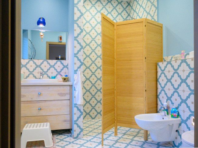 Parawan Louv 1 Parawan Louv w łazience dziecięcej