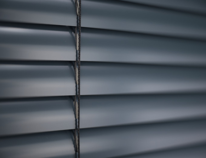 Żaluzje aluminiowe 25 mm kolor Antracytowy 996 C2