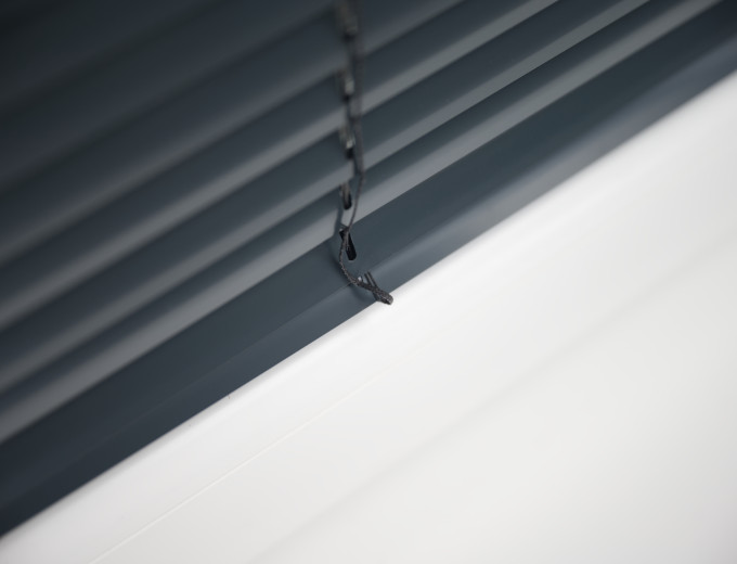 Żaluzje aluminiowe 25 mm kolor Antracytowy 996 D2