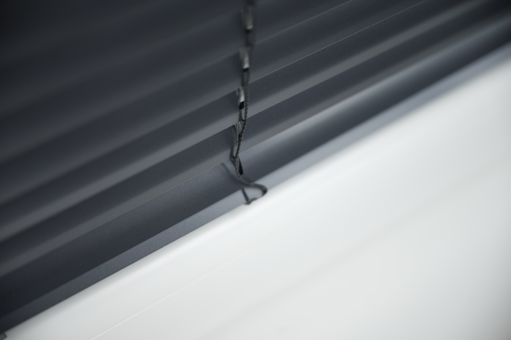 Żaluzje aluminiowe 25 mm kolor Antracytowy metalizowany 996 D2