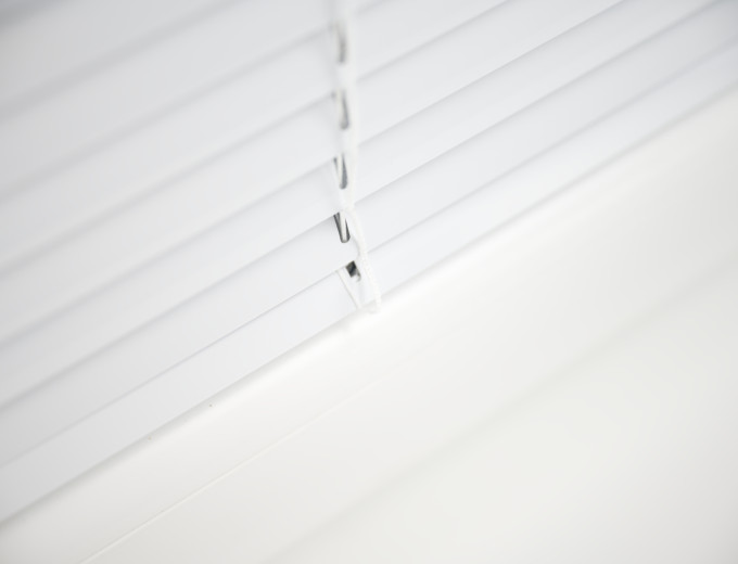 Żaluzje aluminiowe 25 mm kolor Biały 900 D2