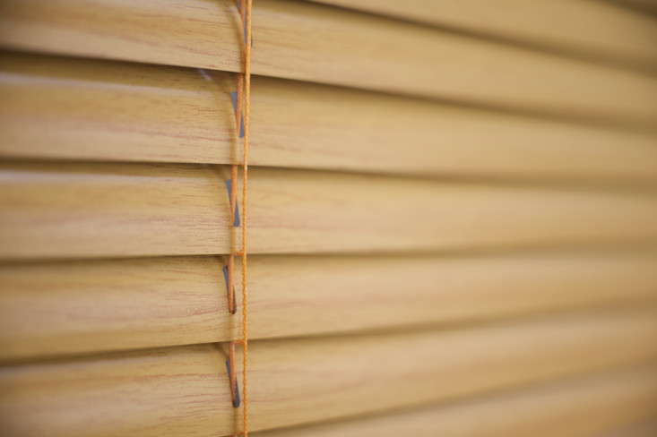 Żaluzje aluminiowe 25 mm kolor Jasny dąb 772082 C2