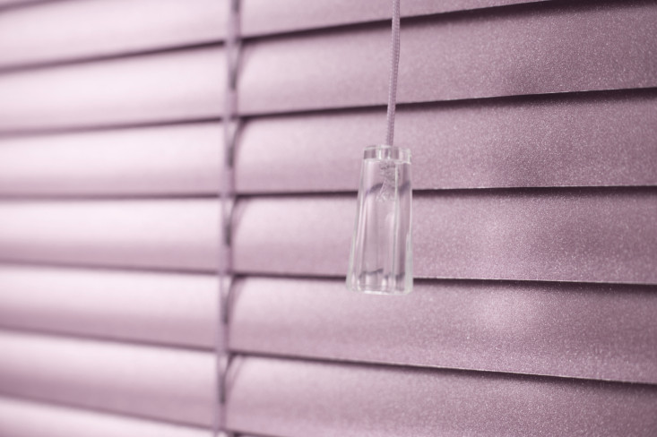 Żaluzje aluminiowe 25 mm kolor Różowy metalizowany 490 B2